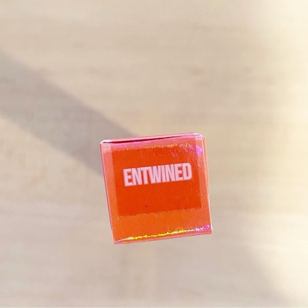 JEFFRE STAR Entwined Supreme Gloss Full Pigment NEW - Picture 4 of 7